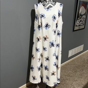 Tommy Hilfiger sleeveless dress White with blue and tan flowers